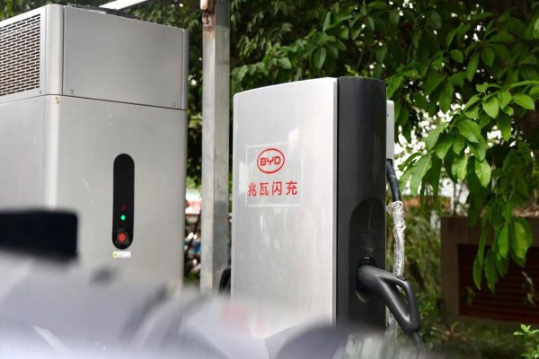 专业的正规实盘配资网站 国产固态电池明年量产，续航破800km，燃油车市场面临新挑战